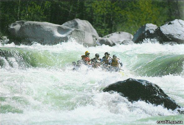 В пенящейся бурной воде царит детерминистический хаос